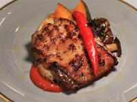 丹波地鶏のもも肉ステーキ