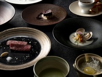 【기념일 플랜】 프라이빗 공간에서 맛보는 건배주&특제 메시지 디저트 코스