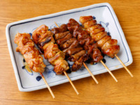 【11月～】炭火焼鳥/骨付き鶏と柚子の濃厚白湯鍋／胡麻ぶり【2時間飲放付】6500円