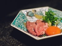 包含我們特色涮涮鍋和日式肉類料理的豪華午餐套餐【週年紀念日含甜點】【平日 6,300 日元 / 週末 6,600 日元】