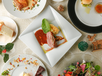 DEN AQUAROOM SHINJUKUが贈るクリスマスディナー（フリードリンク付）☆2025