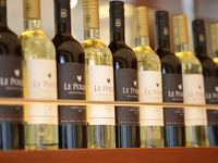 【黒毛和牛サーロイン・国産地鶏・オマール海老・モンブラン】＋ロイヤルセレクション 11種ワイン・クラフトビール・獺祭！飲み放題