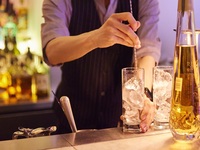 Mixology Class at LIVING ROOM