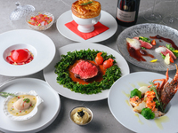 【12/8（月）～25（木）King Xmas特別コース＋乾杯シャンパーニュ】プレミアムコース"King" クリスマス限定メニュー＋至高のシャンパーニュ／特別な日に贈るメッセージプレートをご用意