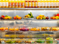 #1 Most Popular Lunch Plan! 30 kinds of fresh vegetables, chef’s original deli dishes, and freshly baked popovers