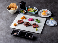 【凌】赤身ステーキ3種食べ比べコース +グラススパークリングワインを含む2ドリンク付