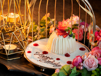 [Anniversary] A toast to "Today is a special day" with an original blue cocktail - Celebrate with luxurious winter ingredients - Anniversary course just for two (toast/special anniversary cake in a birdcage)