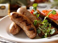 【十周年庆典】轻松套餐，畅享三种烤肉（包括美美猪肉和海牛肉）+ 两小时畅饮（超过80种饮品）