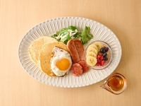 モーニングパンケーキ(ソーセージorモチコチキン)