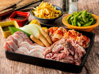 飲み放題無制限！！<秋冬　忘年会・宴会に>ボリューム満点！さらに世界のビールも飲める！！【カジュアルBBQコース】120分 アルコール飲み放題付  5000円→4500円