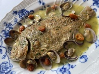 【東京最高の名物料理レストランウィーク2026】鮮魚のアクアパッツァ