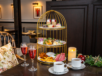 オフィシャルWeb限定最安値【クリスマスアフタヌーンティー】キュートな3段スタンド＆カフェフリー(平日限定)