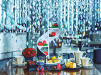 [From December 18th] 12% OFF Online / Conrad Osaka x Nicolai Bergmann Flowers & Design "Blooms & Bites" Strawberry Afternoon Tea with Preserved Flower Box & Conrad Holiday Bear