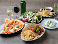 ◇ Canvas Course ◇ ￥6,000 A recommended plan that includes light snacks, New York-style pizza, and 90 minutes of all-you-can-drink!