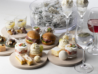 [Standard seating (including view charge)] December 20th-25th: Includes a glass of champagne! "White Pearl" Christmas AfterMOON Tea