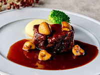 12/1～【Lunch】Only available for online reservations with a choice of one drink included★Plenty of vegetables! Salad buffet lunch including popular dessert ＜Main: Choice of meat or fish dish＞