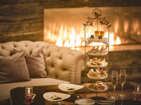 ＜New Arrival❄17時～限定＞土日祝『スパークリングワイン付きイブニングハイティー』世界三大珍味をはじめとする至福の数々！マリアージュフレールもお替り自由　11月15日（土）～