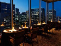 【12/12-12/18】窓側のお席確約◇アニバーサリーディナーコース［フロマージュ・フリュイ］＊シャンパーニュ ハーフボトル付き＊