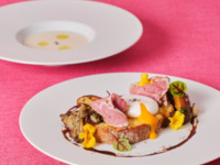 特別会場へご案内【オープンサンドランチ】いちごとスウィートベアスアフタヌーンティー（平日）