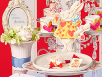 ＜謹賀新年＞『スペシャルデザート付きアリスのストロベリーアフタヌーンティー』“不思議の国のアリス”の甘いお茶会へ誘う！マリアージュフレールもお替り自由　12月26日（金）～