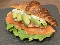 ＜土日祝＞『クロワッサンサンド付きアリスのストロベリーアフタヌーンティー』“不思議の国のアリス”の甘いお茶会へ誘う！マリアージュフレールもお替り自由　12月26日（金）～