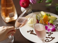 [Anniversary] A special meal celebrating with a seafood feast and champagne