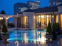 【11月11日～22日限定】乾杯スパークリングワイン＋★空中庭園のロケーションで食す、メインが国産牛でお楽しみいただくディナー