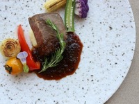 【12/26～特別プレミアムコース】乾杯酒付き　国産牛のローストビーフ含む全5皿＋スイーツセレクション10種