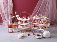 [Lunch only] Toast with sake, pasta course with 10 appetizers, and strawberry and chocolate afternoon tea