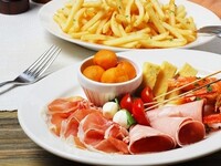 【11月限定！5800円→5000円】■カジュアルコース　2時間飲み放題付き■前菜、パスタ、お肉など全5品