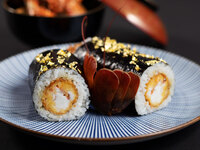 Ukihashi Kinsei's "Ise lobster ehomaki" (with red soup stock)