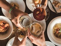 【今年のご褒美キャンペーン 】ランチバイキング＋お好きなドリンクが選べる！　ワンドリンク付き（12月土日祝限定）