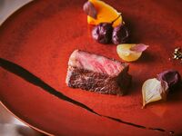 【★成人の日のお祝いに★】乾杯酒＆ホールケーキ＆花束1束付 メインが厳選牛フィレ肉ローストの 全5品