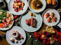 【Xmas限定コース／12月24日 1730～1930】乾杯スパークリング付き！国産牛炭火グリルなど全6品！9,800円