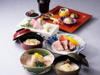 12月【気軽に楽しむ】謝恩懐石　「寒椿」