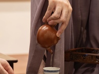 “Praying for Auspicious Blessings from a Single Drop of Tea” Literati Sencha Ceremony with Shiou Tsukuda of Issa-an