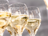 [Drink Option] Weekday only: Free flow champagne + 5,000 yen