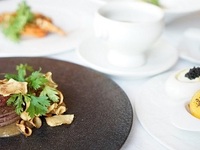 【Xmas2025 Noel Bコース　24日2部制 】フォアグラ、オマール海老、黒毛和牛サーロイン、Xmas特選デザートなど極上フルコース