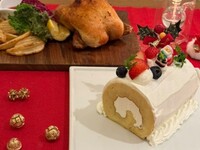 Christmas Limited Takeout Christmas Box: Rotisserie Chicken and Buche de Noel Set