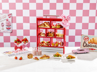 【Web Reservations Only / Weekdays】Sparkling wine included! An American 50s-inspired afternoon tea featuring bread and strawberries: ‘Strawberry Petite Boulangerie’