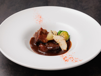 【12/1～1/31】国産牛バラ肉のシチュー　大阪産（もん）野菜添え