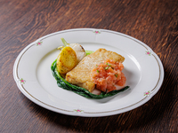 【1/5～1/31】カジキのムニエル　トマトとジンジャーのサルサソース