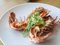 オマール海老[1尾]の溶岩石グリル+サイドビュッフェ