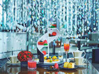 [Weekends and Holidays/WEB 18% OFF] Conrad Afternoon Tea with Welcome Cocktail