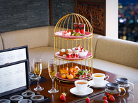 オフィシャルWEB予約限定【苺と抹茶のナイトアフタヌーンティ】59階からの夜景と共に楽しむ+乾杯酒&カフェフリー(平日限定)