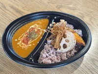 海老のビスクカレー　季節の揚げ野菜