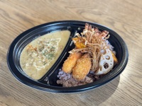 若鶏のグリーンカレー　揚げ野菜＋海老フライ