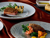 〈12/1～4/30〉【平日限定】Chef's lunch 　メイン：ビーフのグリルとオニオンコンポート　赤ワインソース