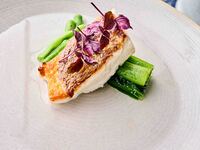 〈12/1～4/30〉【平日限定】Chef's lunch 　メイン：真鯛のソテー　神奈川県産小松菜と季節野菜