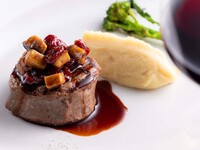 (Dec 19-Jan 4) CENTRUM Festive Dinner